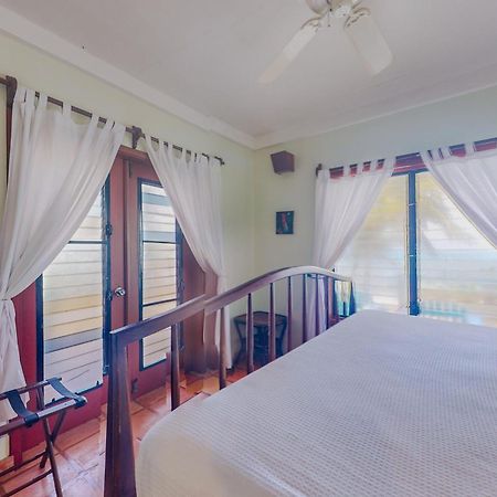 Beachside Villas Gold Standard Certified Placencia Номер фото