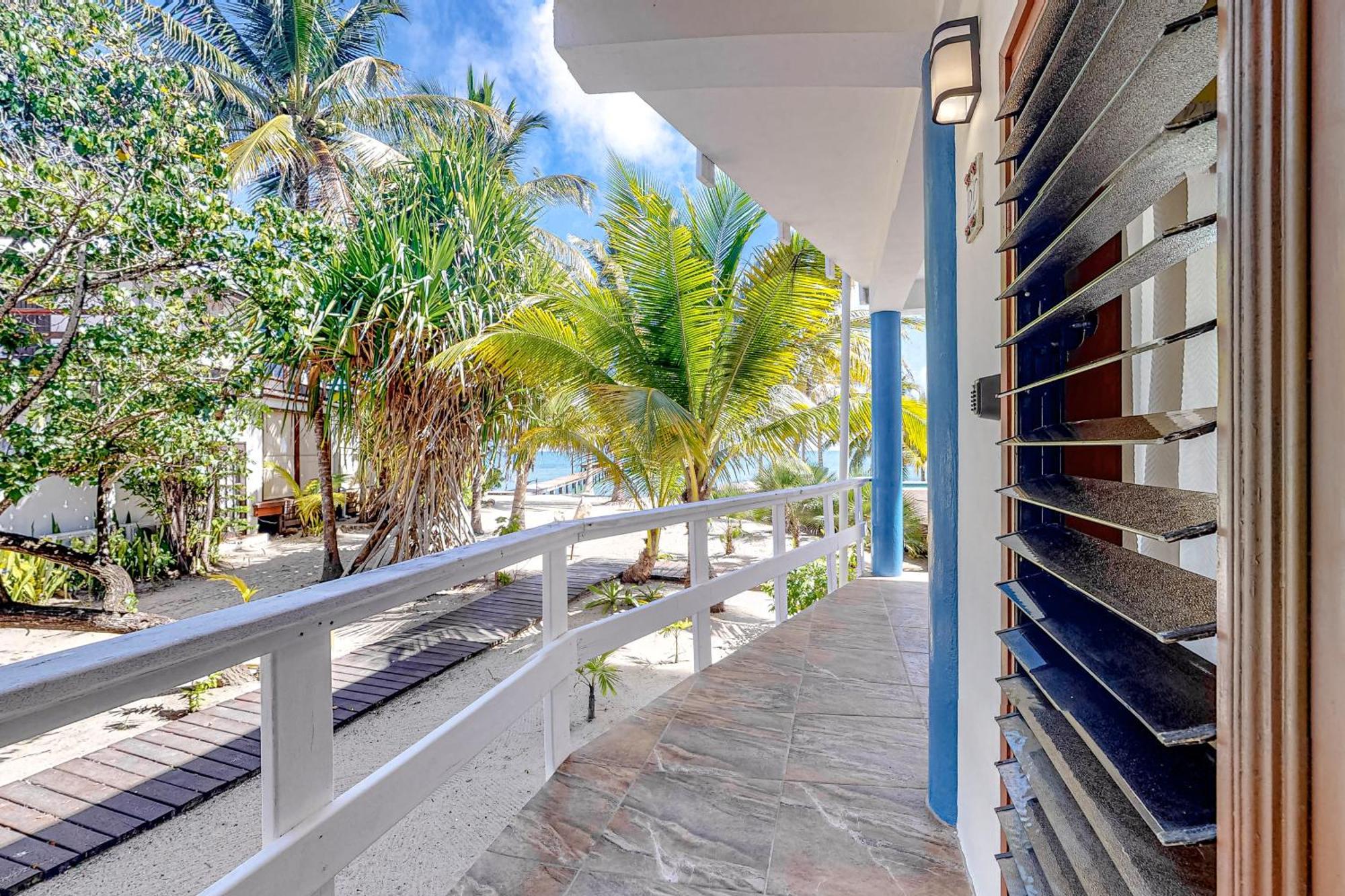 Beachside Villas Gold Standard Certified Placencia Номер фото